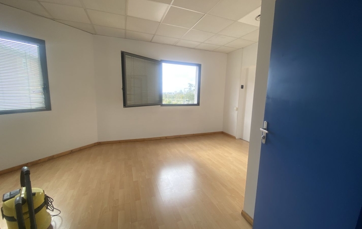 Local commercial MARSEILLE (13013)  68 m2 175 000 € 