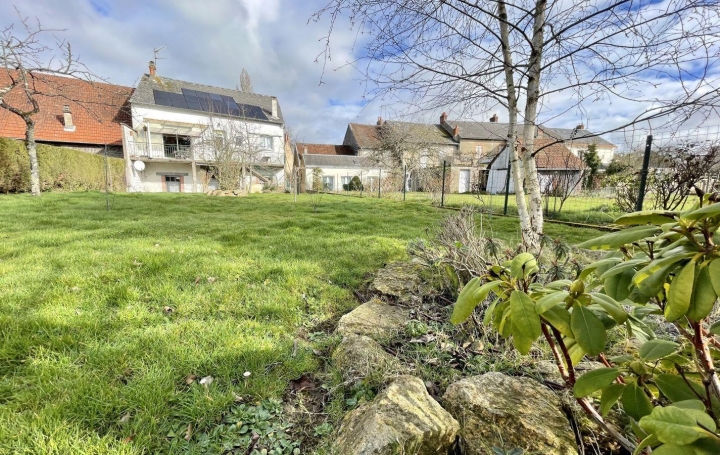 Réseau Immo-diffusion : Maison  DUN-LE-PALESTEL  175 m2 153 500 € 