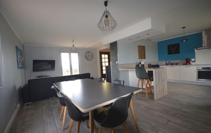 Réseau Immo-diffusion : Maison de village  LUSSAT  116 m2 214 500 € 