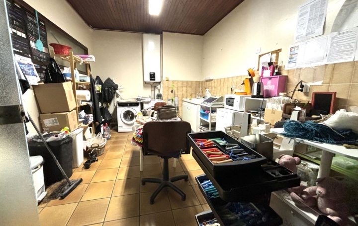 Activité commerciale BOUSSAC (23600)  90 m2 25 000 € 