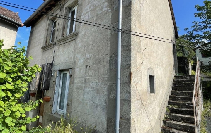 Maison AUBUSSON (23200)  110 m2 33 500 € 