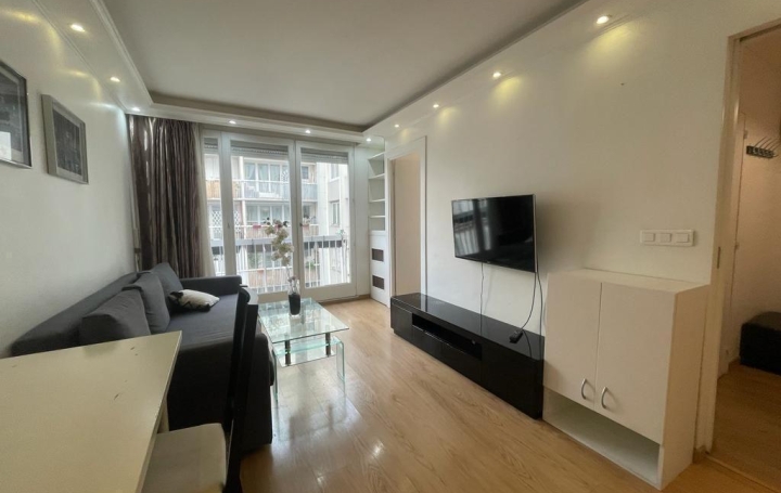 Réseau Immo-diffusion : Appartement P2  PARIS 20ème 50 m2 1 630 € 