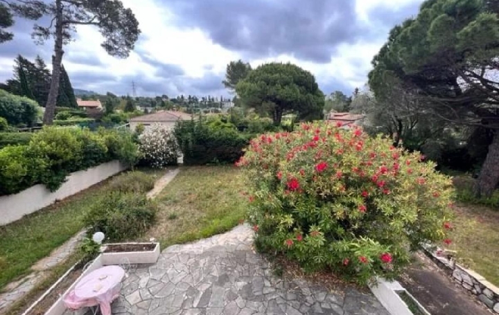 Maison MOUGINS (06250)  170 m2 830 000 € 