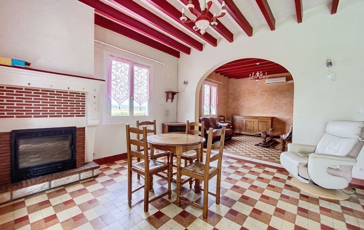 Maison PUYOO (64270)  185 m2 231 000 € 