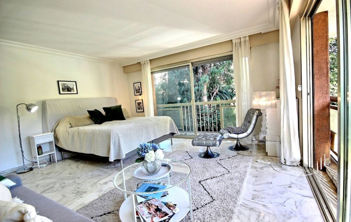 Studio CANNES (06400)  40 m2 199 500 € 