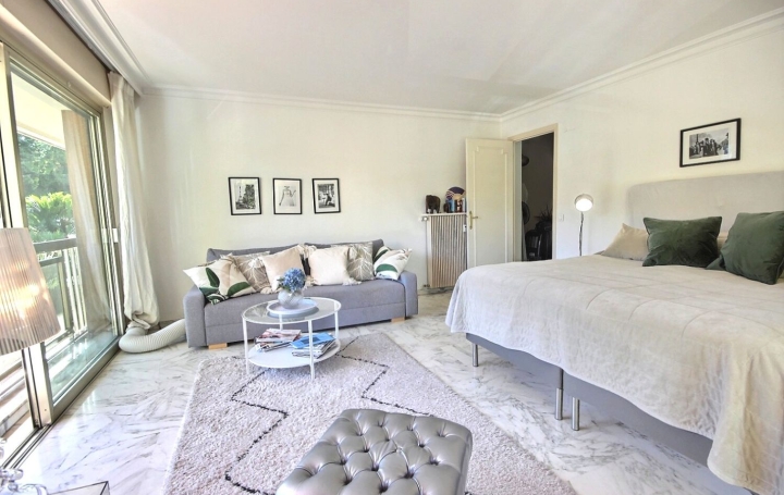 Studio CANNES (06400)  40 m2 199 500 € 