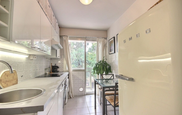 Studio CANNES (06400)  40 m2 199 500 € 