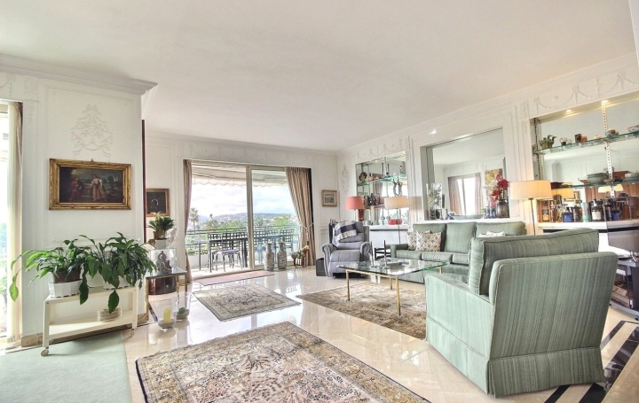 6 Pièces CANNES (06400)  238 m2 3 800 000 € 