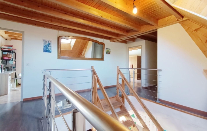 Réseau Immo-diffusion : Maison  PIERRE-DE-BRESSE  178 m2 189 900 € 