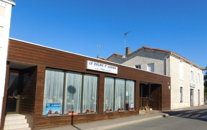 Local commercial SAINT-CYR-DES-GATS (85410)  90 m2 210 000 € 