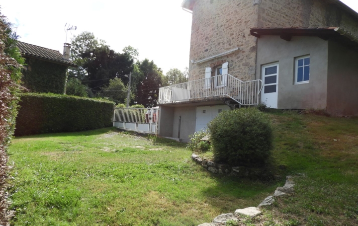 Maison de village CHABRELOCHE (63250)  74 m2 89 900 € 