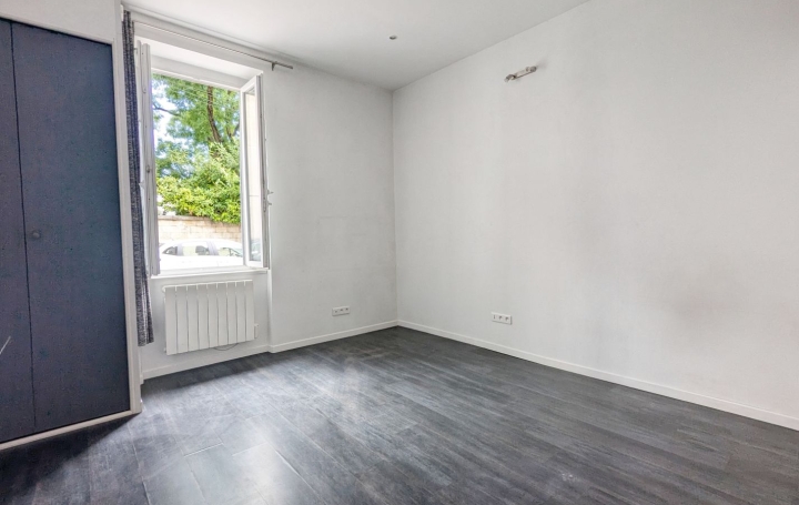 Studio DIJON (21000)  20 m2 79 000 € 