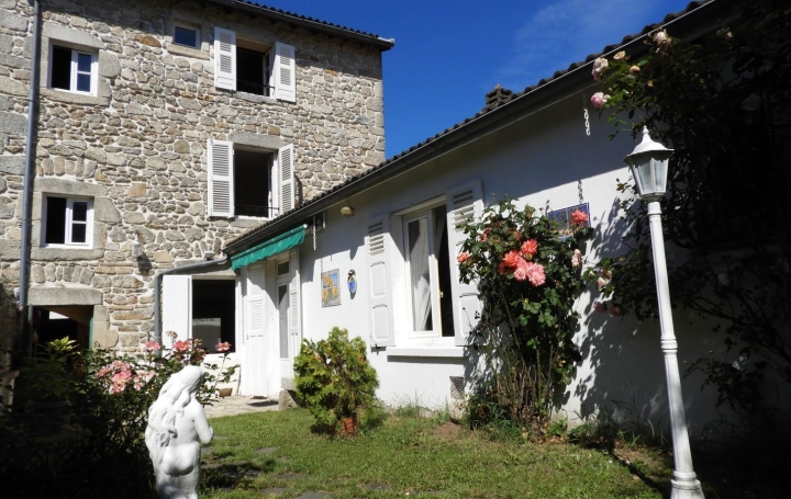 Maison THIERS (63300)  231 m2 180 000 € 