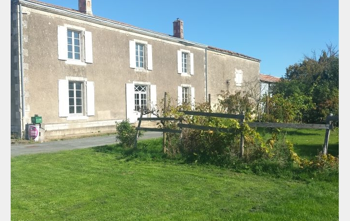 Maison / Villa SAINT-PIERRE-LE-VIEUX (85420) 185 m<sup>2</sup> 152 500 € 