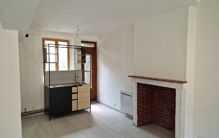 Maison SAINT-VICTOR-DE-BUTHON (28240)  40 m2 310 € 