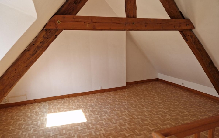 Maison SAINT-VICTOR-DE-BUTHON (28240)  40 m2 310 € 