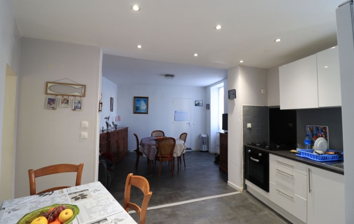 3 Pièces BLAYE (33390)  73 m2 123 692 € 