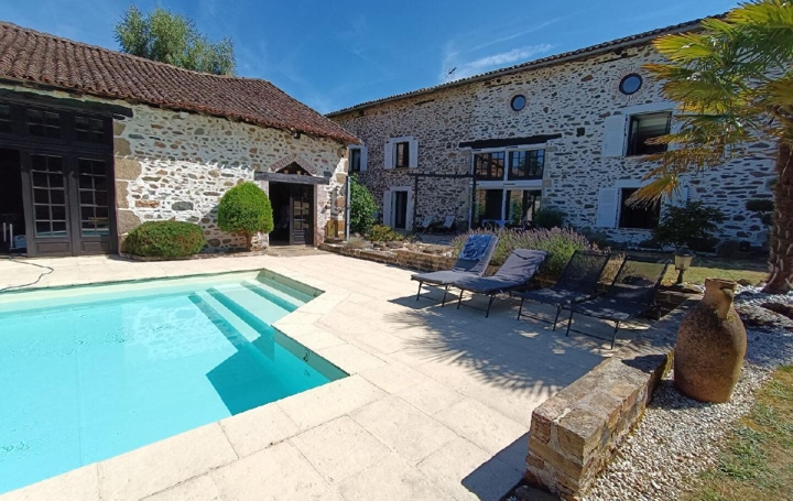 Maison / Villa AIXE-SUR-VIENNE (87700) 315 m<sup>2</sup> 629 200 € 