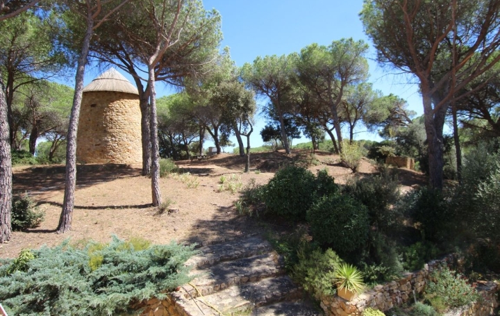 Mas NARBONNE (11100)  237 m2 648 000 € 