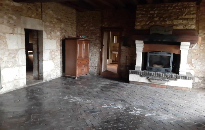 Maison LE THEIL (61260)  71 m2 350 000 € 