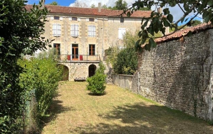 Réseau Immo-diffusion : Maison  NANTEUIL-EN-VALLEE  173 m2 249 950 € 