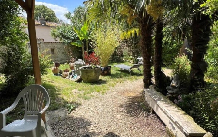 Maison VILLEFAGNAN (16240)  214 m2 265 000 € 