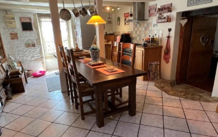 Maison NANTEUIL-EN-VALLEE (16700)  313 m2 349 950 € 