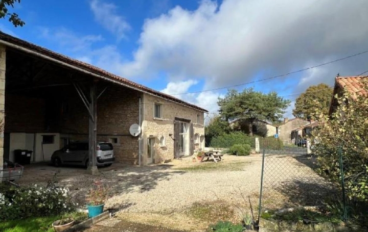 Maison LIZANT (86400)  218 m2 212 750 € 