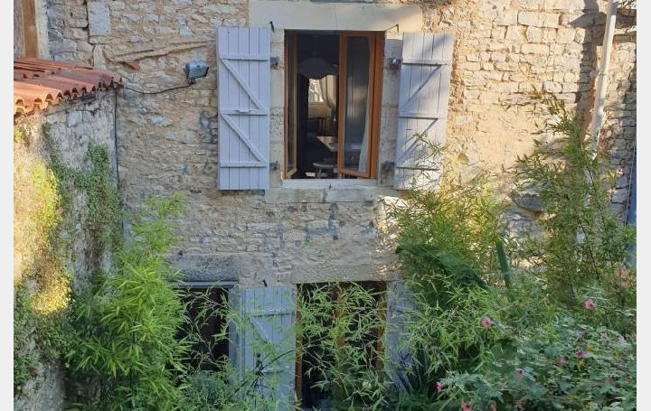 Maison VERTEUIL-SUR-CHARENTE (16510)  135 m2 117 200 € 