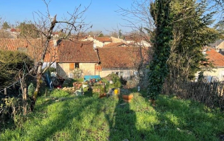 Maison VERTEUIL-SUR-CHARENTE (16510)  135 m2 117 200 € 