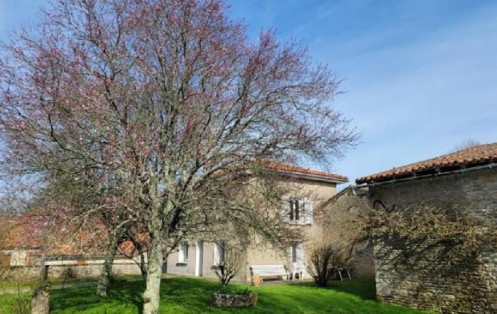 Maison CHAMPAGNE-MOUTON (16350)  111 m2 96 774 € 