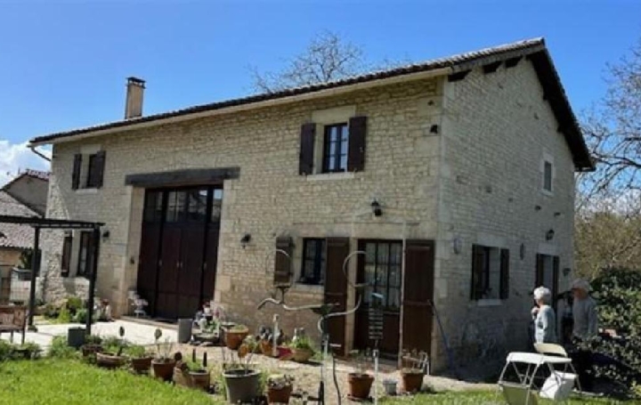 Maison VILLEFAGNAN (16240)  367 m2 499 950 € 