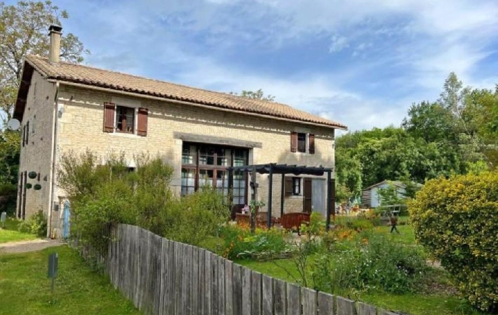 Maison VILLEFAGNAN (16240)  367 m2 499 950 € 