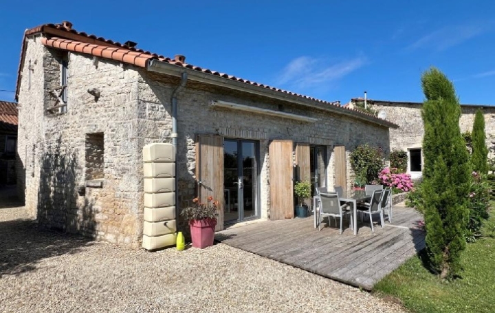 Réseau Immo-diffusion : Maison  VERTEUIL-SUR-CHARENTE  165 m2 249 950 € 