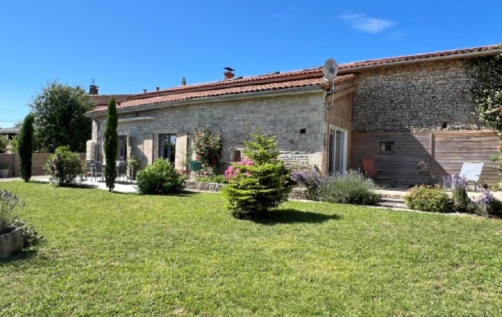 Maison VERTEUIL-SUR-CHARENTE (16510)  165 m2 249 950 € 