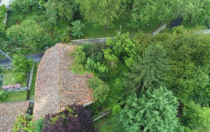 Maison CHAMPAGNE-MOUTON (16350)   23 000 € 