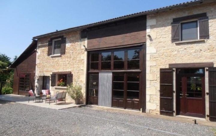 Maison NANTEUIL-EN-VALLEE (16700)  178 m2 218 000 € 