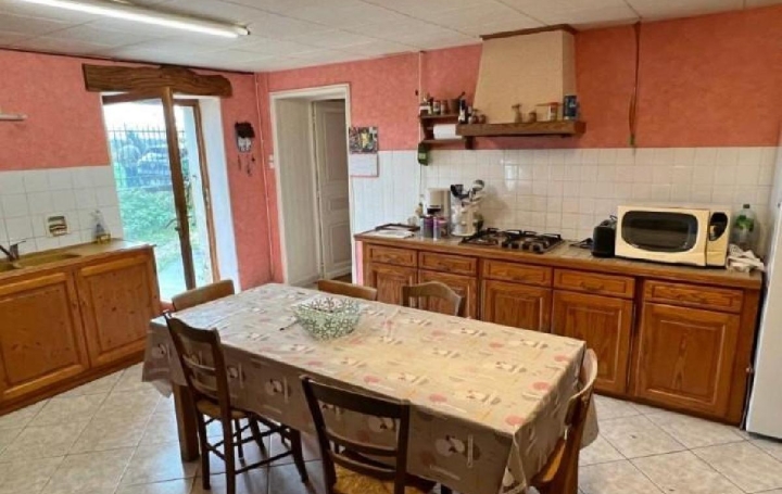 Maison VILLEFAGNAN (16240)  141 m2 96 750 € 