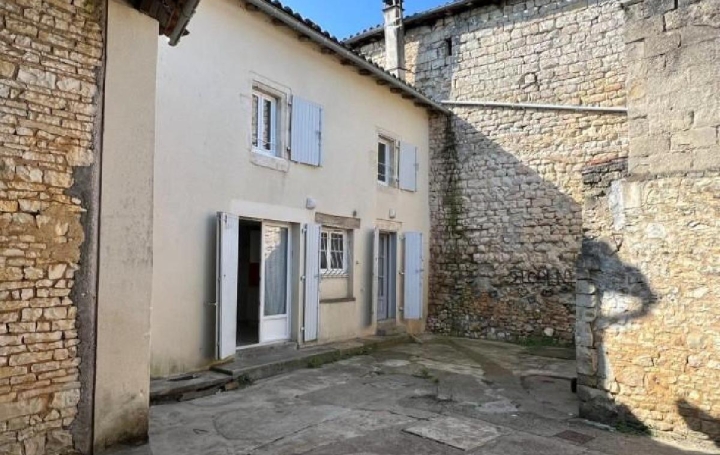 Maison CHAMPAGNE-MOUTON (16350)  154 m2 86 000 € 