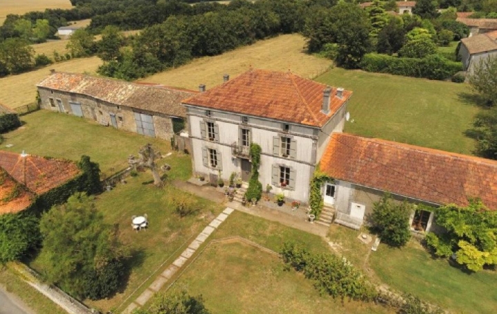 Maison VILLEFAGNAN (16240)  316 m2 444 950 € 