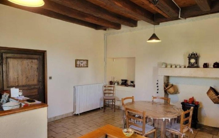 Maison RUFFEC (16700)  177 m2 233 200 € 