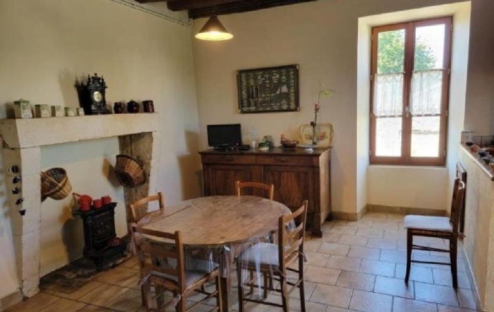 Maison RUFFEC (16700)  177 m2 233 200 € 