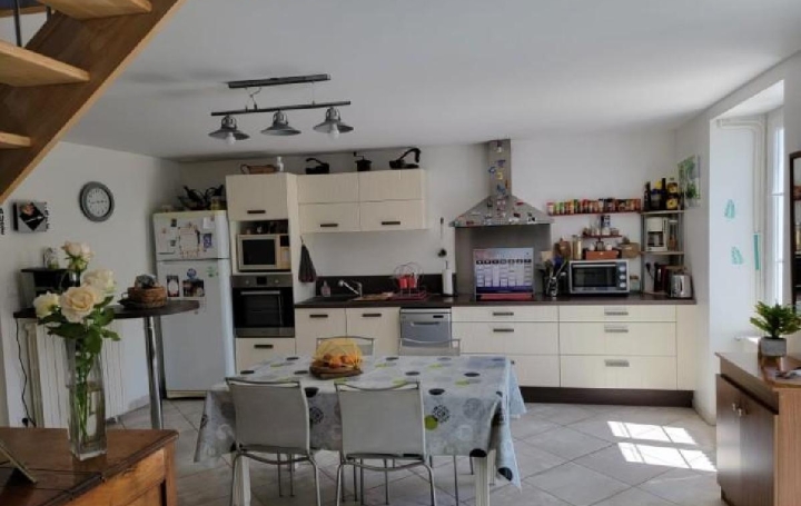 Maison VILLEFAGNAN (16240)  110 m2 164 300 € 