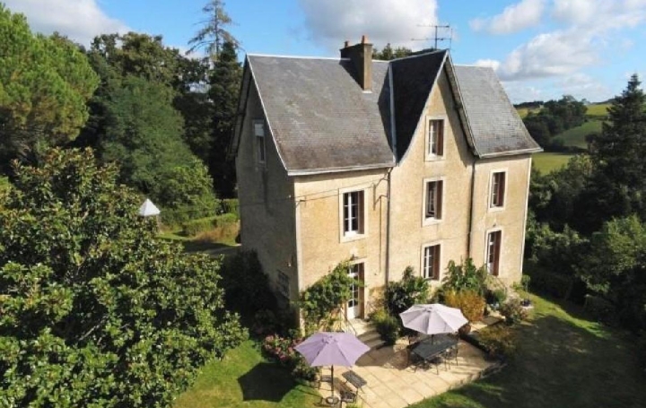 Maison CHARROUX (86250)  427 m2 550 000 € 