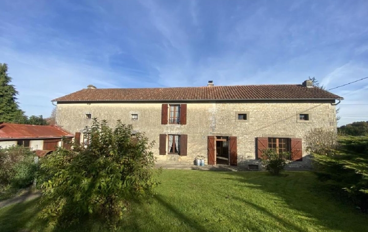 Maison NANTEUIL-EN-VALLEE (16700)  154 m2 159 500 € 