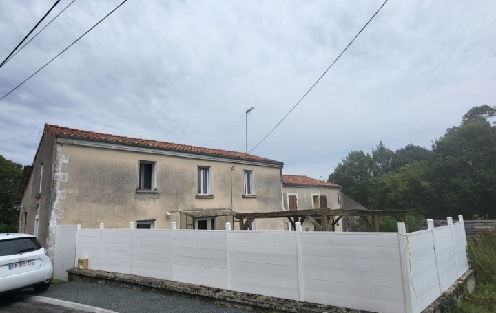 Maison / Villa SAINT-LAURS (79160) 210 m<sup>2</sup> 167 500 € 