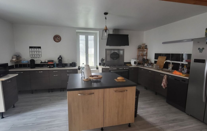 Maison SAINT-LAURS (79160)  210 m2 167 500 € 