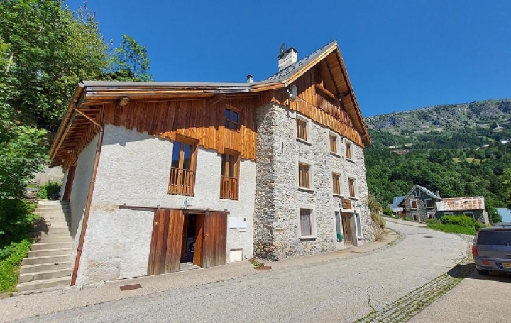 Maison OZ (38114)  422 m2 1 975 000 € 