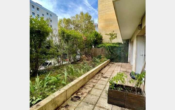 2 Pièces PARIS (75015)  56 m2 1 758 € 