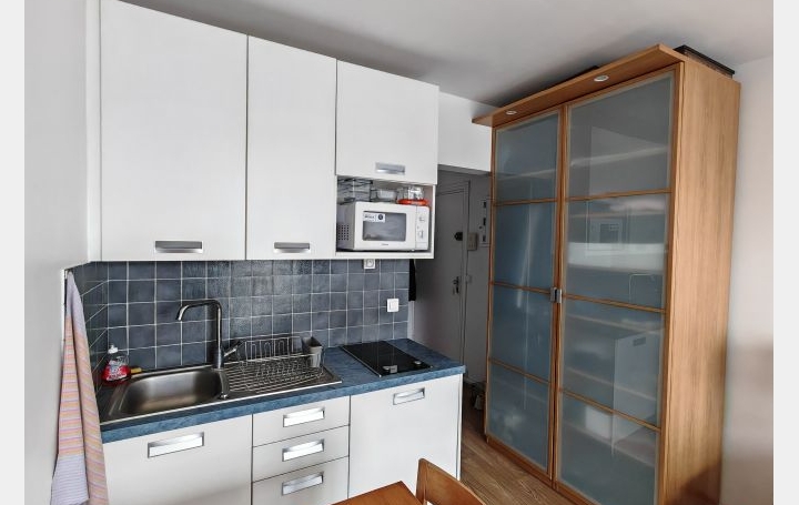 Studio PARIS (75015)  19 m2 260 000 € 